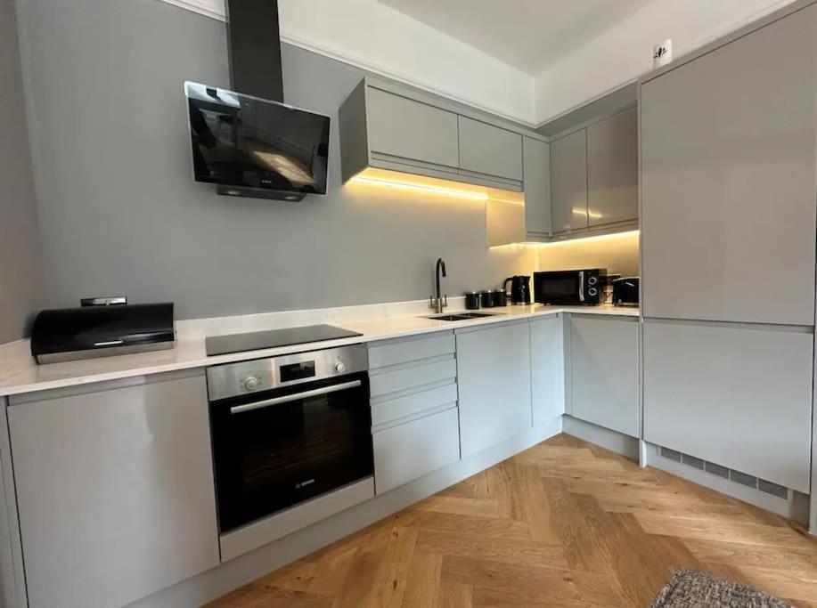 Superior Stay, Sophia Gardens, City Centre And Stadium Sleeps 4 Cardiff Exterior photo